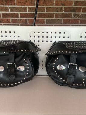 Vintage Harley-Davidson Heritage 
OEM Beautiful Studded Leather Saddle Bags.